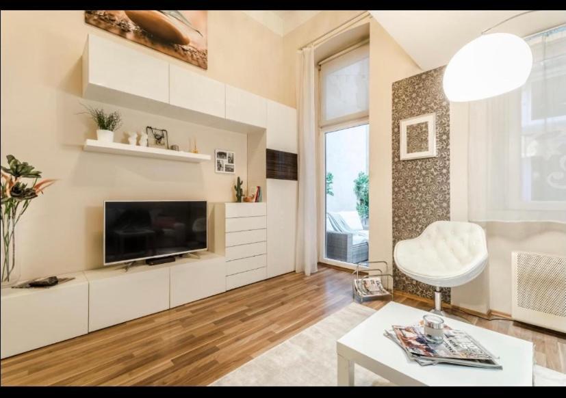 Apartament Center Studio With Sauna And Patio Budapeszt Zewnętrze zdjęcie